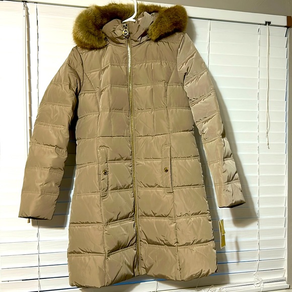 Michael Kors winter jacket. Tan, medium, never worn, new with tags. - Picture 1 of 3
